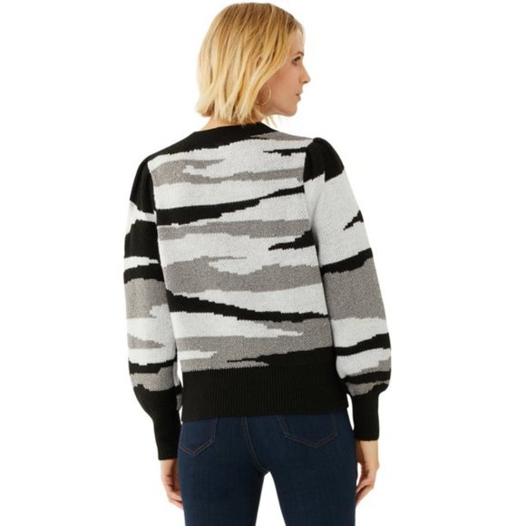 NWT Scoop NYC Camouflage Gray and Black Crewneck Sweater Small - Picture 4 of 16